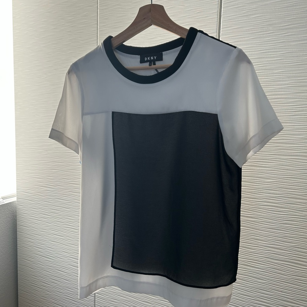 DKNY top